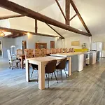 Domaine 34 Couchages Piscine Couverte Chauffee *