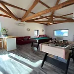 Domaine 34 Couchages Piscine Couverte Chauffee * Lespignan