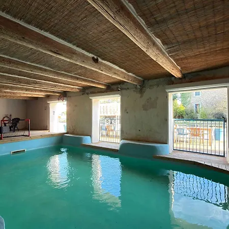 Domaine 34 Couchages Piscine Couverte Chauffee * Lespignan