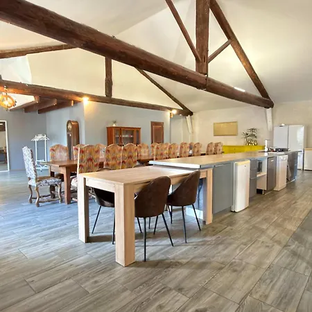 Domaine 34 Couchages Piscine Couverte Chauffee *