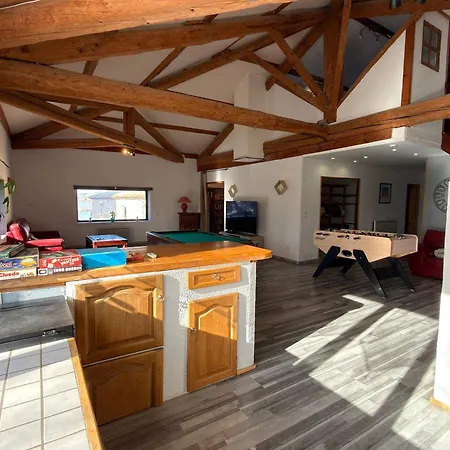 Dom wakacyjny Domaine 34 Couchages Piscine Couverte Chauffee