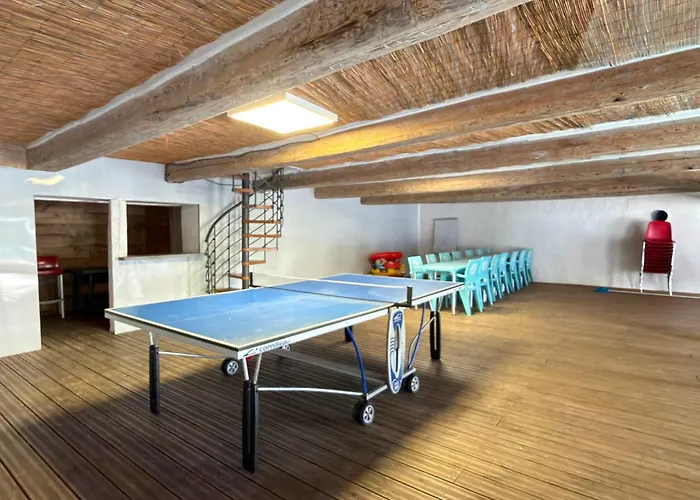 Domaine 34 Couchages Piscine Couverte Chauffee *