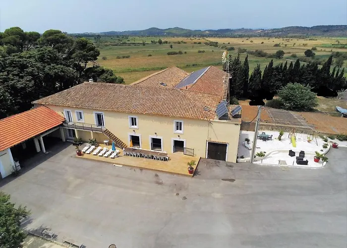 Holiday home Domaine 34 Couchages Piscine Couverte Chauffee Lespignan