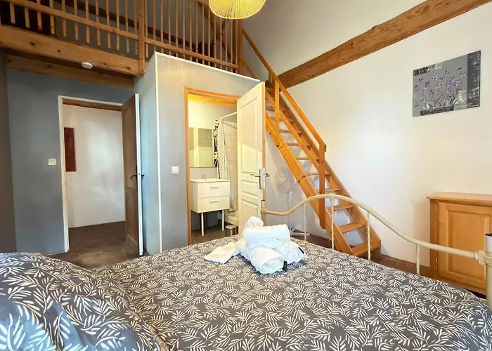 Holiday home Domaine 34 Couchages Piscine Couverte Chauffee Lespignan