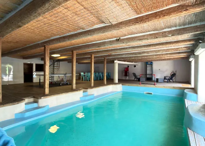 Domaine 34 Couchages Piscine Couverte Chauffee *